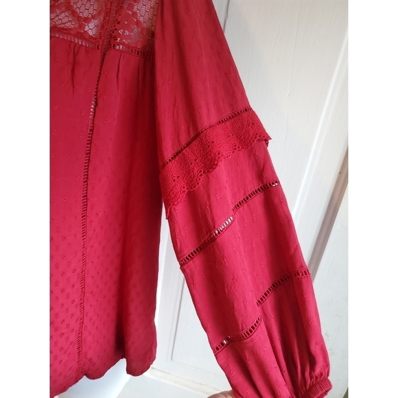 Knox Rose Eyelet Blouse - Picture 8 of 13